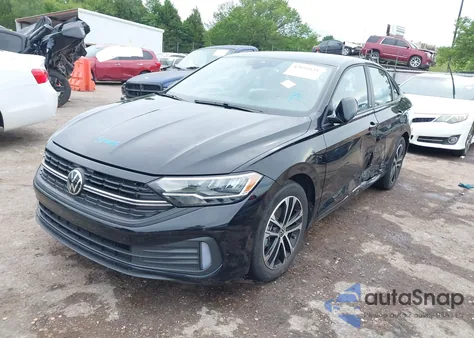 2023 Volkswagen Jetta 1.5T Sport z USA, uszkodzony, nr VIN 3VWBM7BU1PM016282